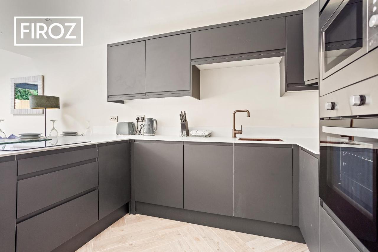Spacious 4 Bedroom 3 Bath House For Families & Contractors With Free Parking, Fast Wi-Fi & Netflix By Firoz Property Management Leeds  Ngoại thất bức ảnh