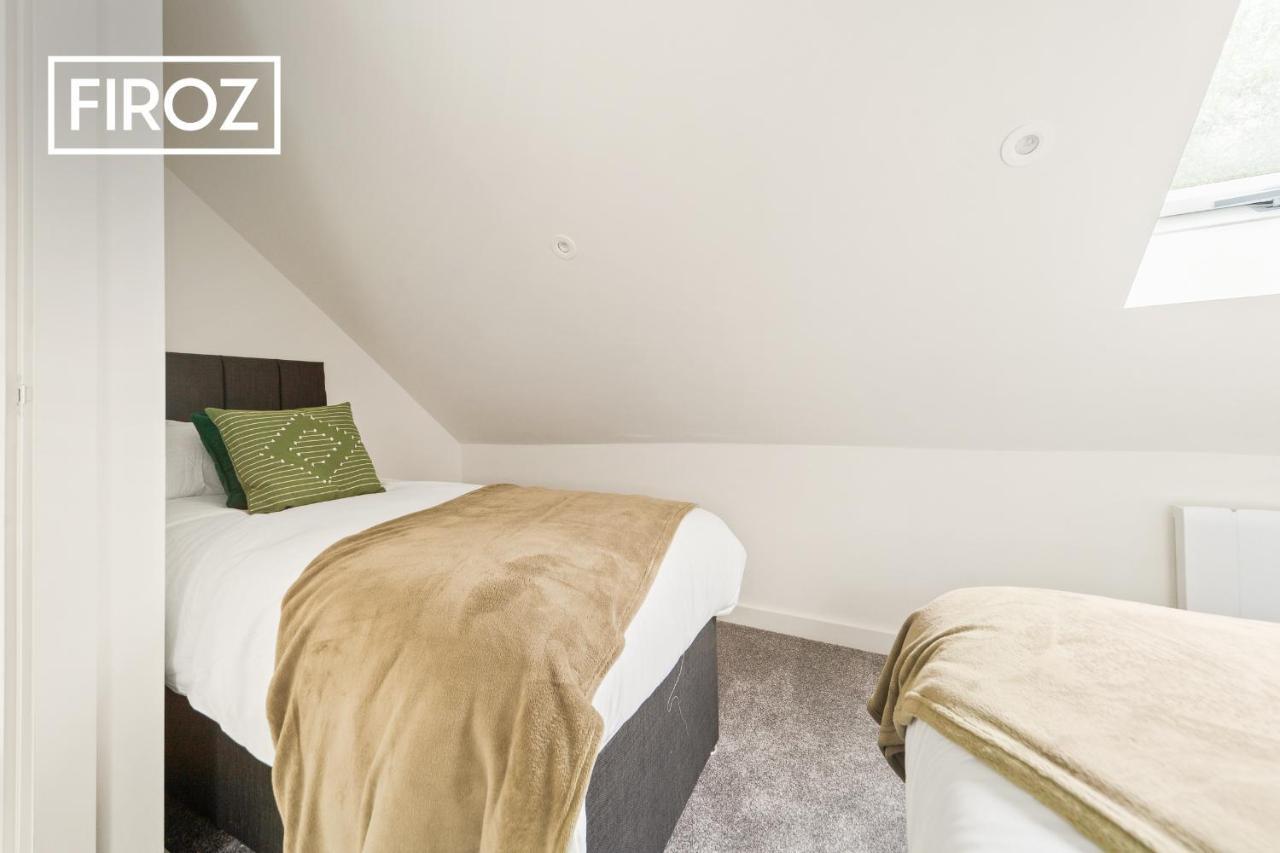 Spacious 4 Bedroom 3 Bath House For Families & Contractors With Free Parking, Fast Wi-Fi & Netflix By Firoz Property Management Leeds  Ngoại thất bức ảnh