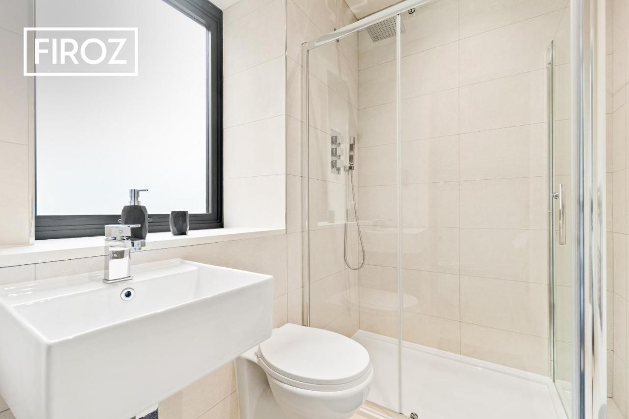 Spacious 4 Bedroom 3 Bath House For Families & Contractors With Free Parking, Fast Wi-Fi & Netflix By Firoz Property Management Leeds  Ngoại thất bức ảnh